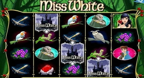 Miss White Online Slot Game